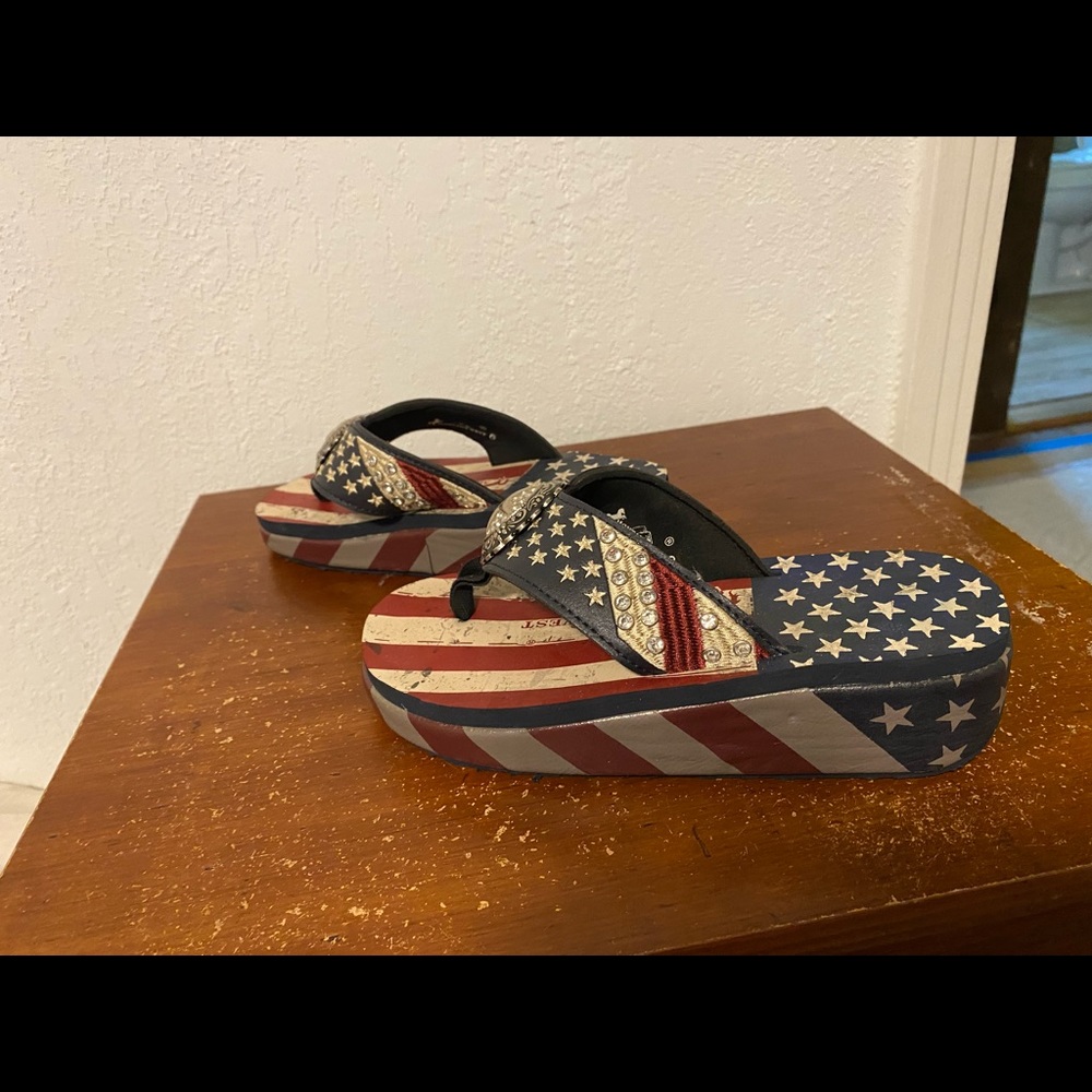 Montana West flips flops